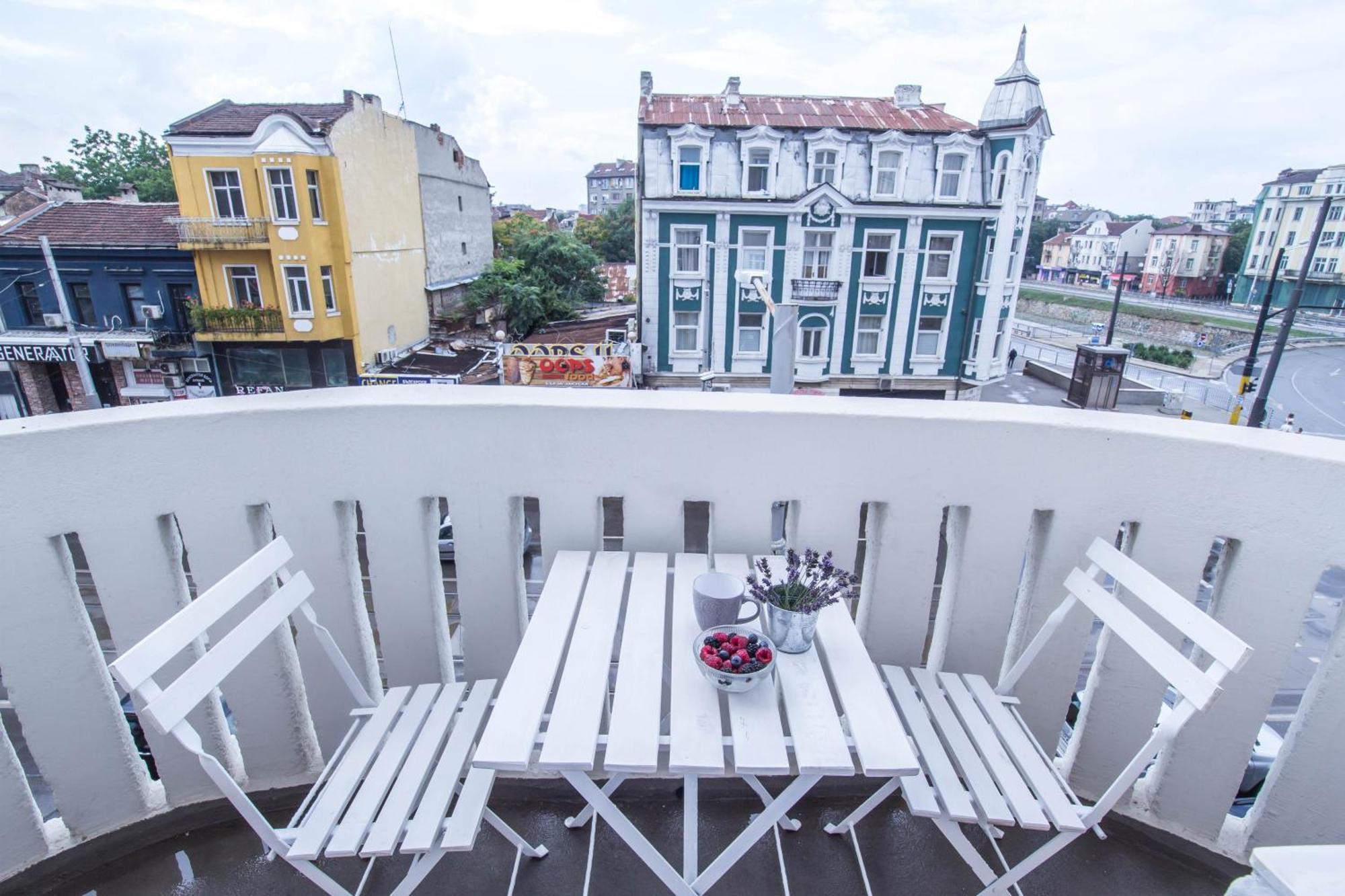 Lion'S Bridge Boutique 2Bdrm Apt, Top Center Gem Sofya Dış mekan fotoğraf