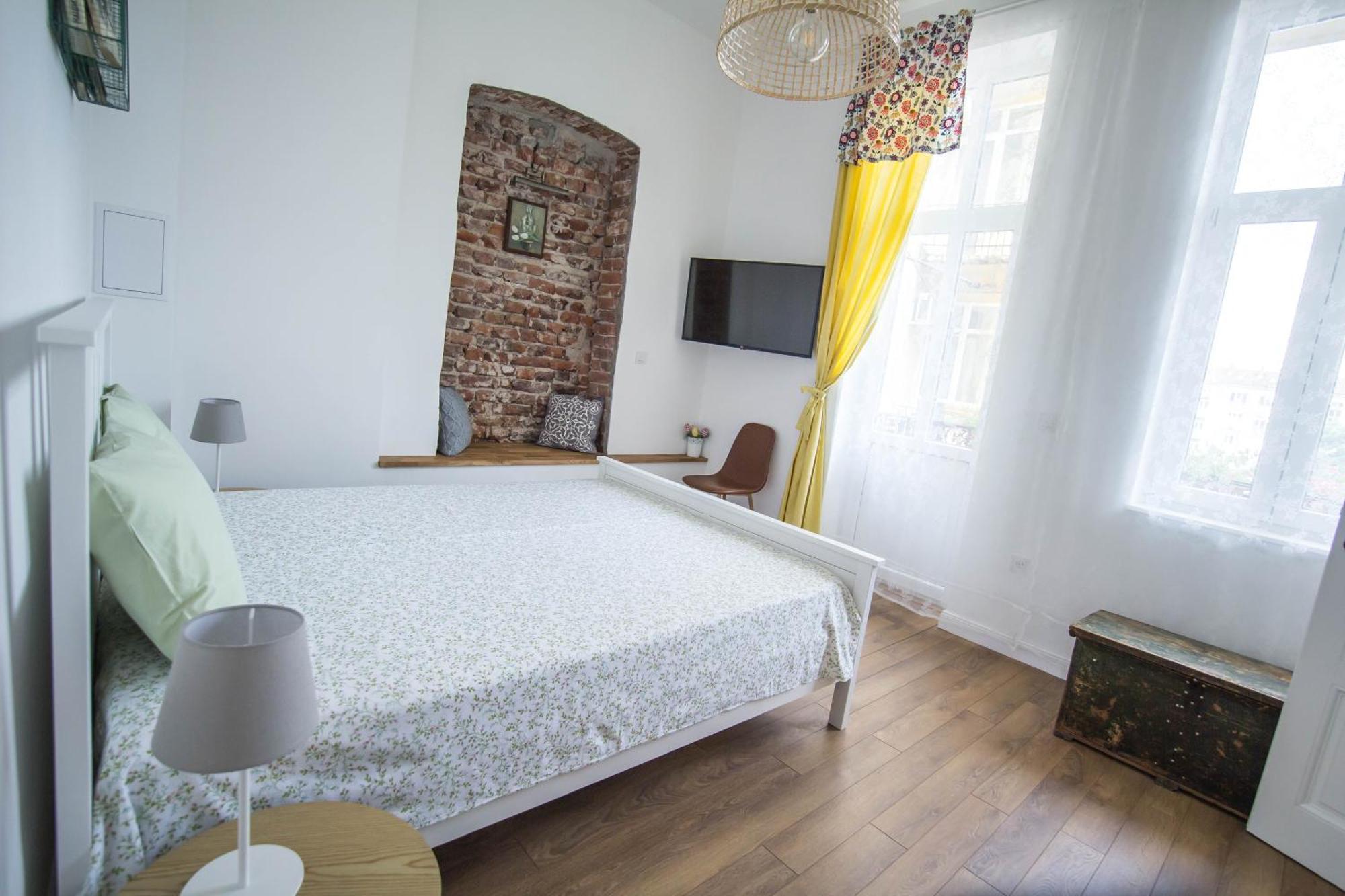 Lion'S Bridge Boutique 2Bdrm Apt, Top Center Gem Sofya Dış mekan fotoğraf