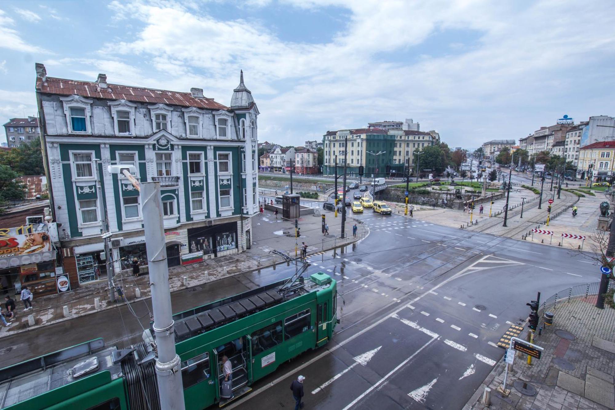 Lion'S Bridge Boutique 2Bdrm Apt, Top Center Gem Sofya Dış mekan fotoğraf