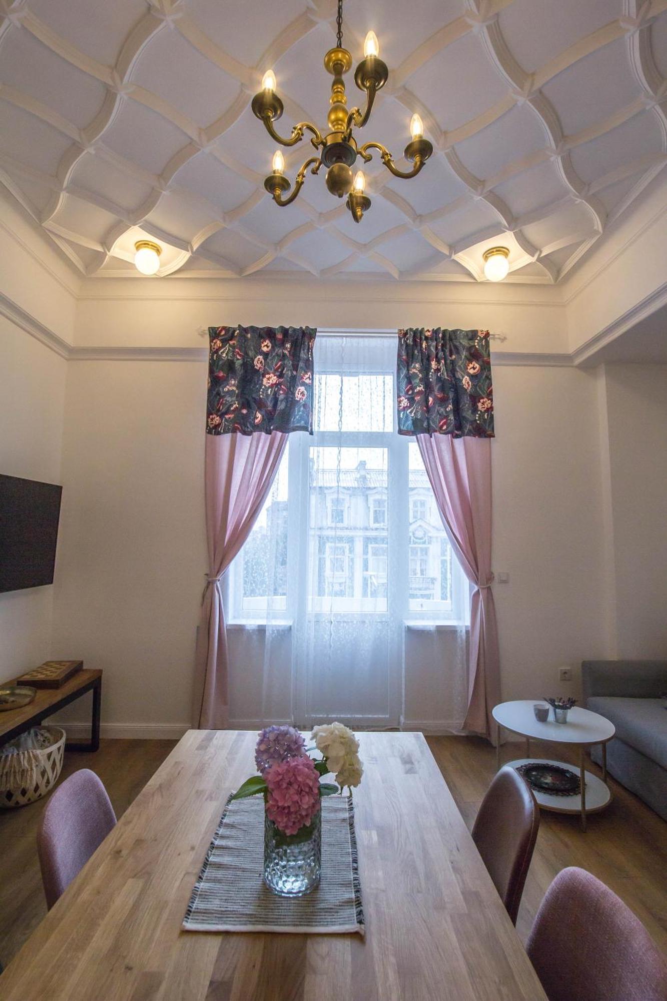 Lion'S Bridge Boutique 2Bdrm Apt, Top Center Gem Sofya Dış mekan fotoğraf
