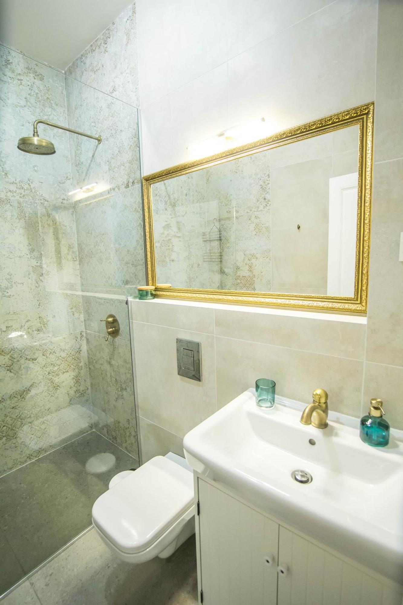 Lion'S Bridge Boutique 2Bdrm Apt, Top Center Gem Sofya Dış mekan fotoğraf
