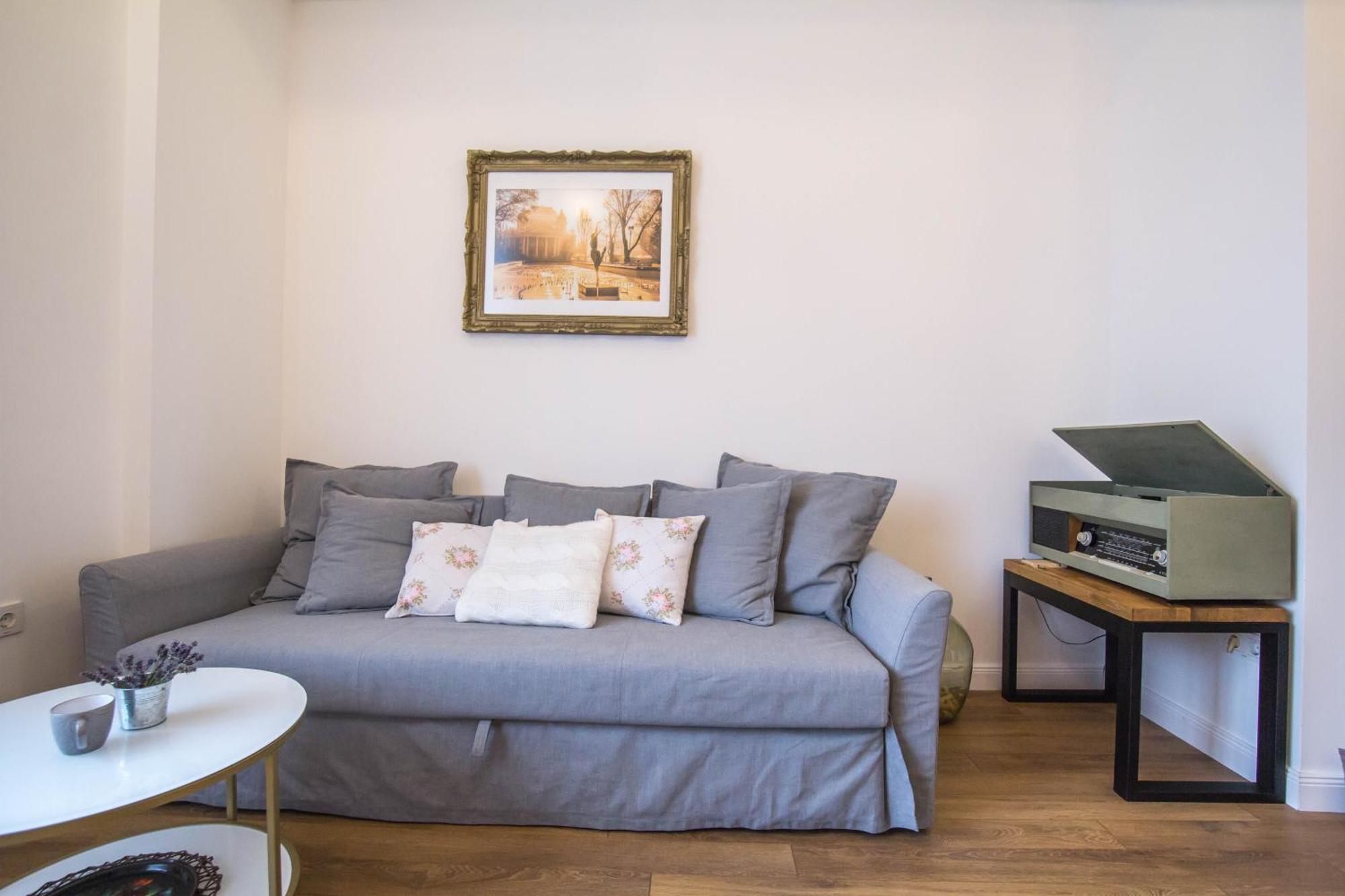 Lion'S Bridge Boutique 2Bdrm Apt, Top Center Gem Sofya Dış mekan fotoğraf