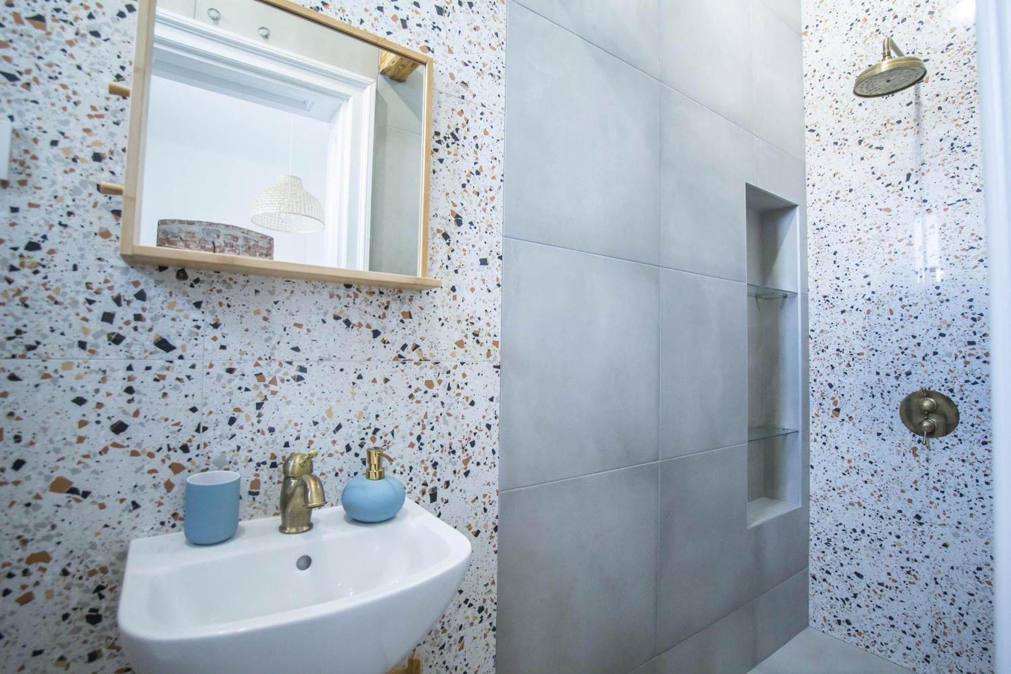 Lion'S Bridge Boutique 2Bdrm Apt, Top Center Gem Sofya Dış mekan fotoğraf