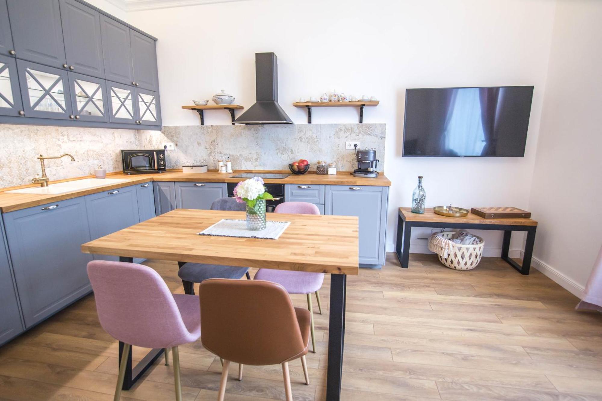 Lion'S Bridge Boutique 2Bdrm Apt, Top Center Gem Sofya Dış mekan fotoğraf