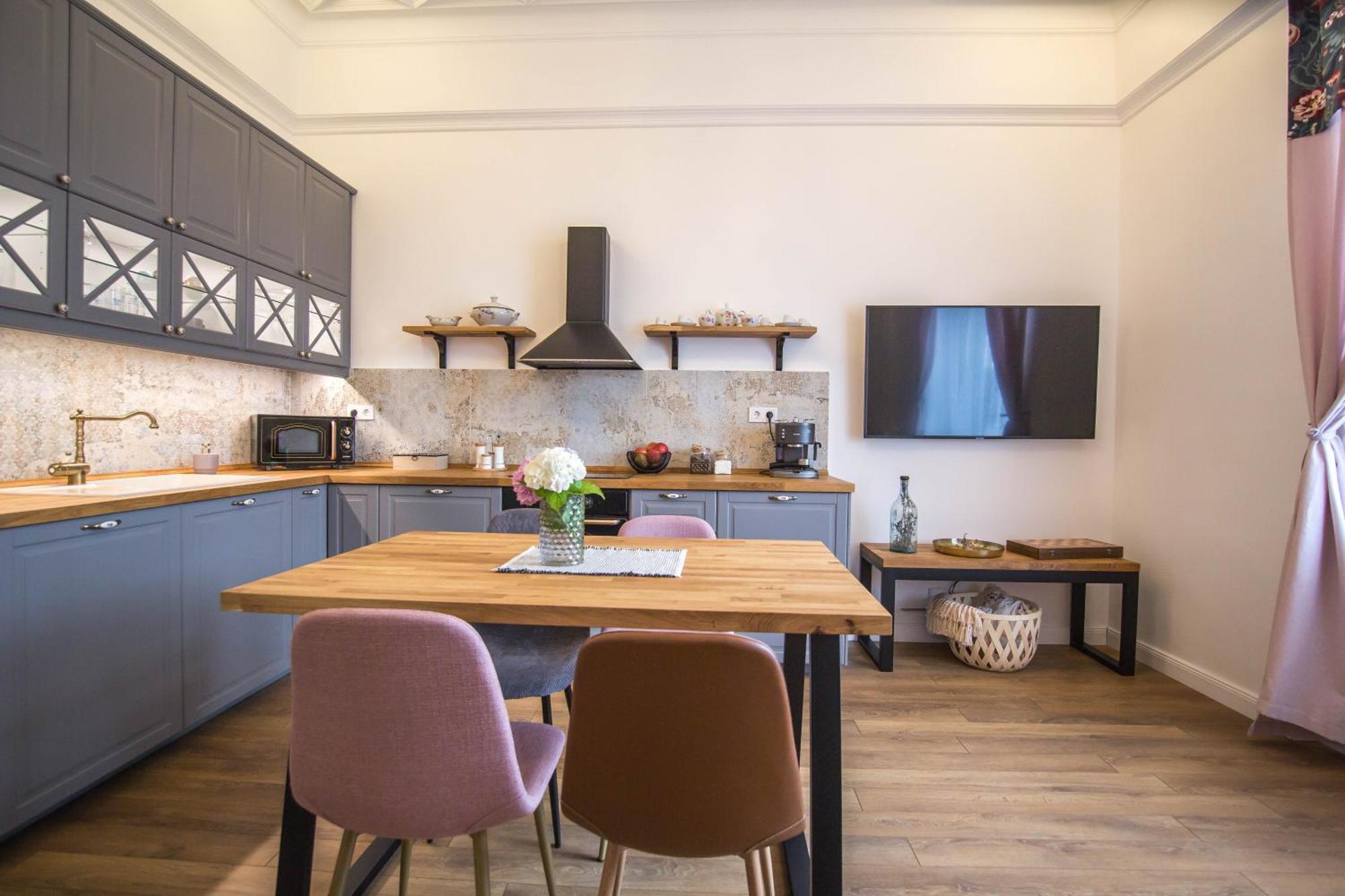 Lion'S Bridge Boutique 2Bdrm Apt, Top Center Gem Sofya Dış mekan fotoğraf