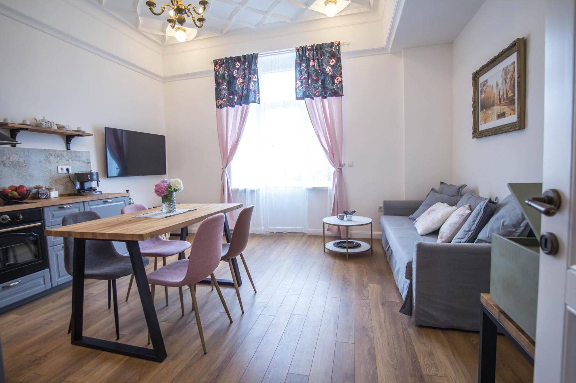 Lion'S Bridge Boutique 2Bdrm Apt, Top Center Gem Sofya Dış mekan fotoğraf